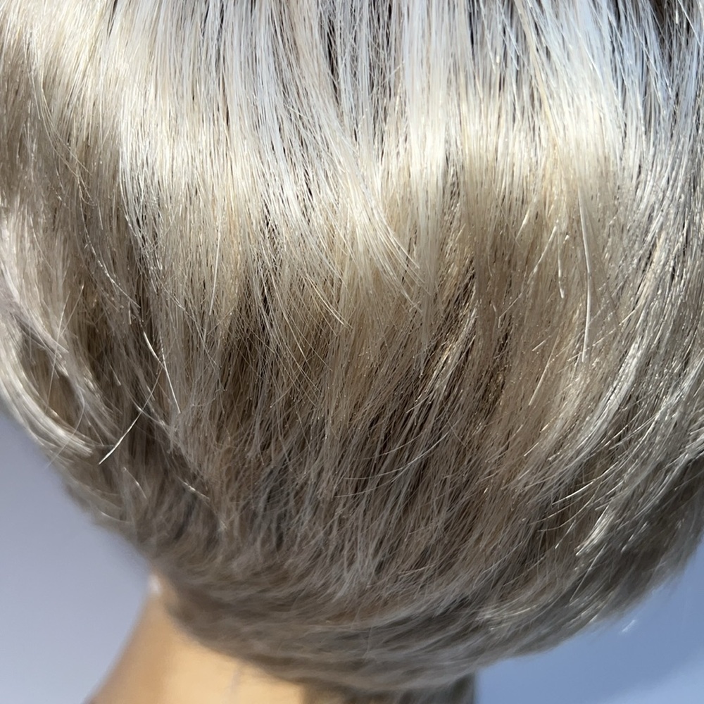 NWT ESTETICA DESIGNS JETT FRONT LACE LINE WIG SHORT HAIR IN SUNLIT BLONDE - Picture 9 of 17